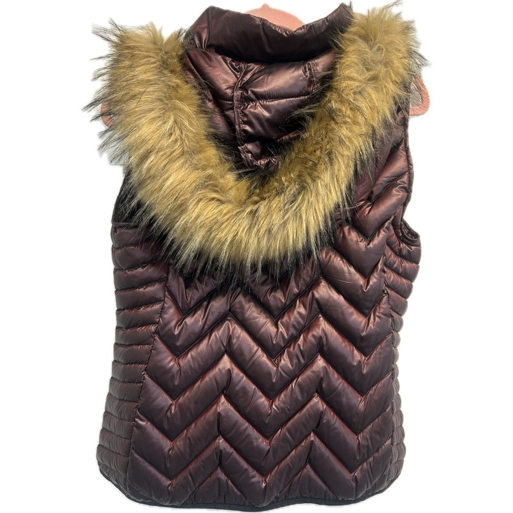 Calvin Klein  Performance Wonen’s Premium Down Full-Zip Puffer Vest with Hood